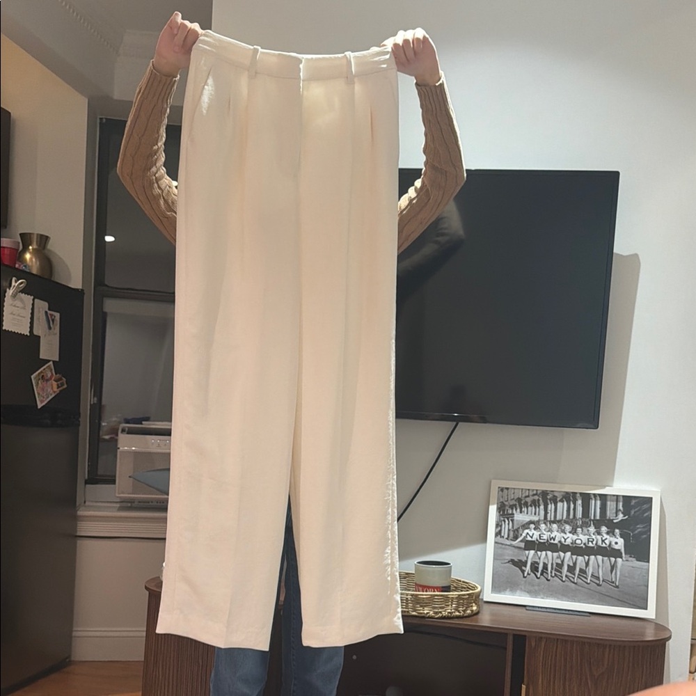 NWT Wide-Leg Cream Trousers - Elegant High-Waist Women’s Pants